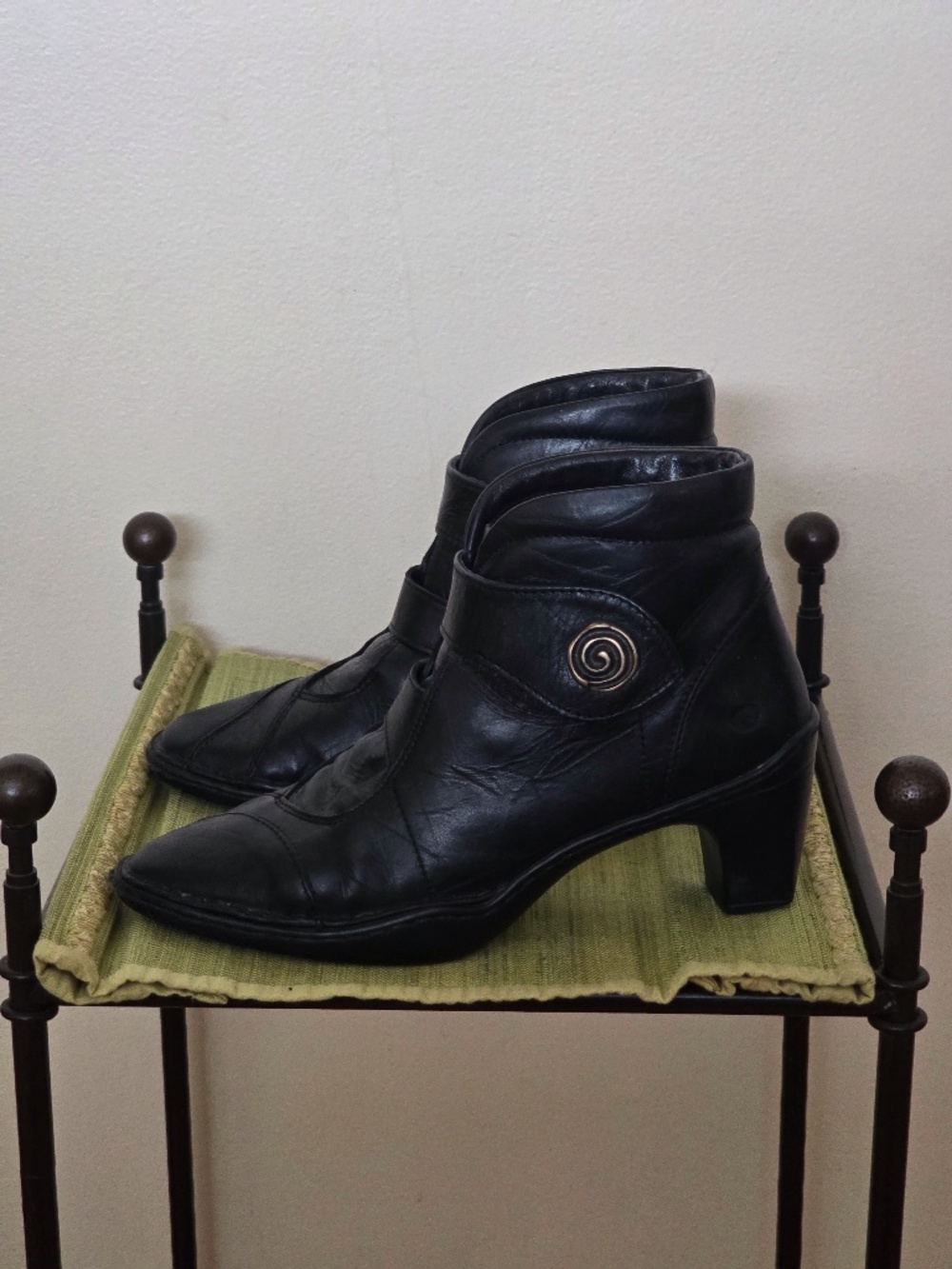 Josef Seibel Black Leather Booties”Calla02”US sz6.5 EU sz37 Creased Leather